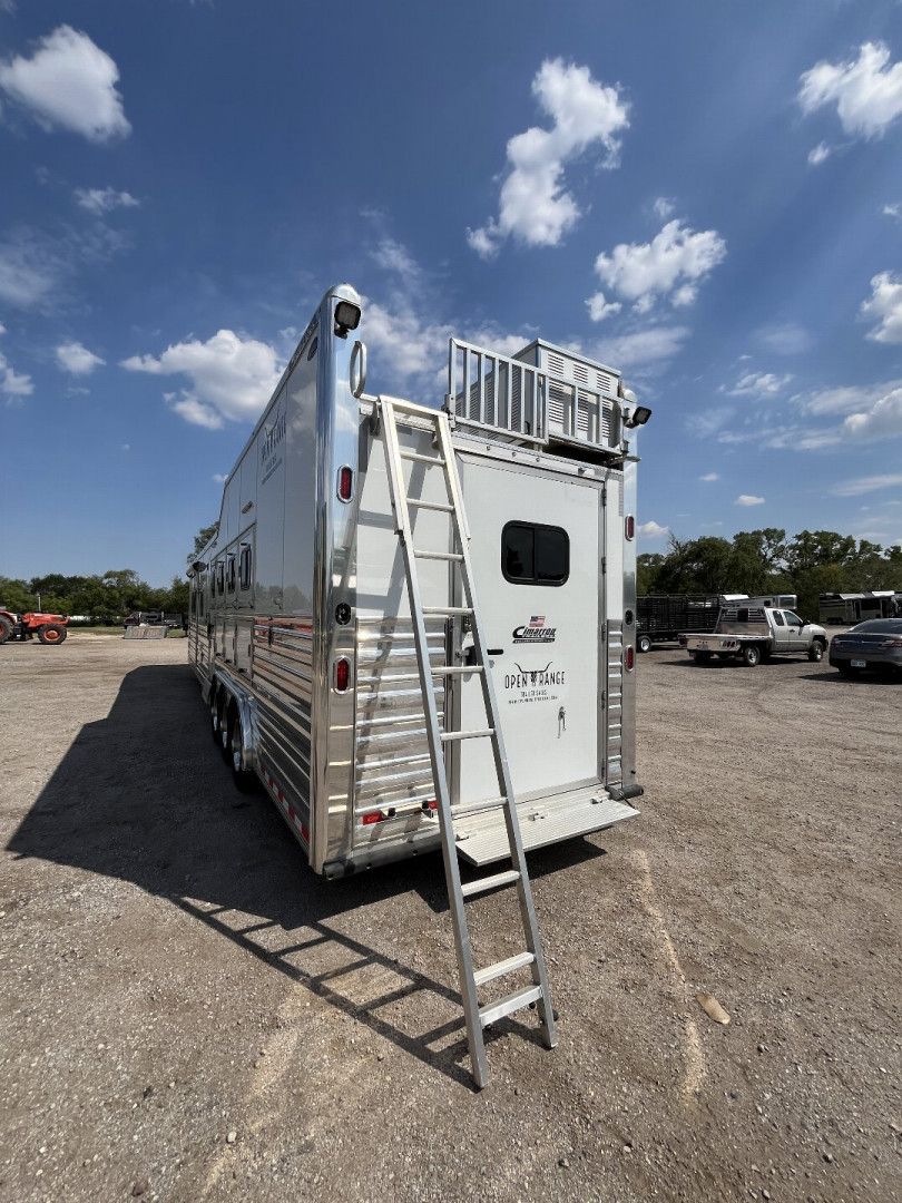 Used 2022 Cimarron 4 Horse Norstar Living Quarters Horse Trailer