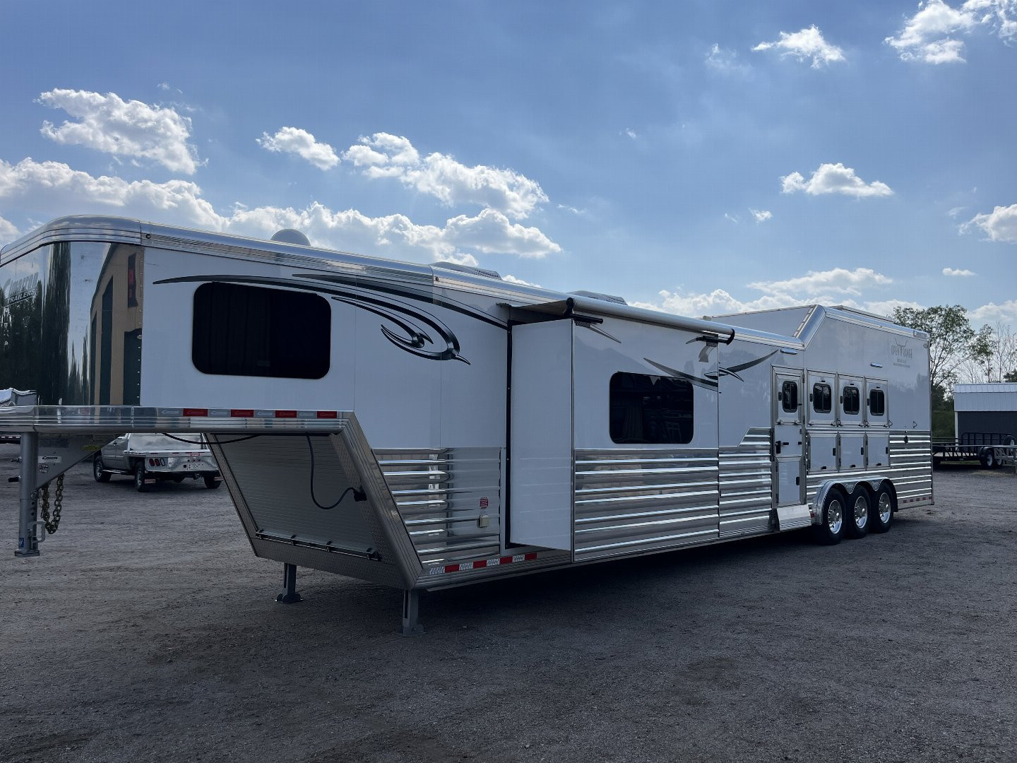 Used 2022 Cimarron 4 Horse Norstar Living Quarters Horse Trailer