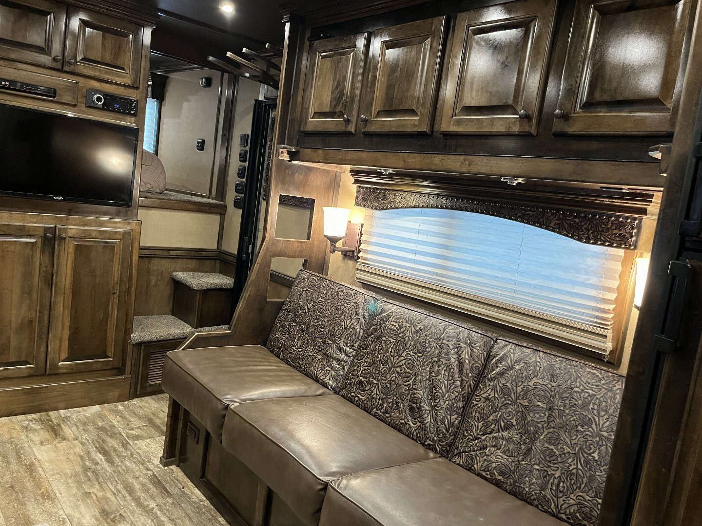 Used 2022 Cimarron 4 Horse Norstar Living Quarters Horse Trailer