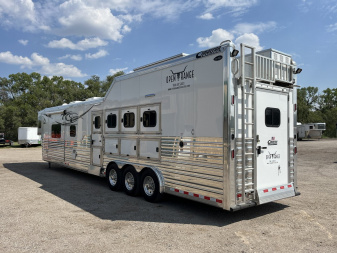 Used 2022 Cimarron 4 Horse Norstar Living Quarters Horse Trailer