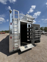 Used 2022 Cimarron 4 Horse Norstar Living Quarters Horse Trailer