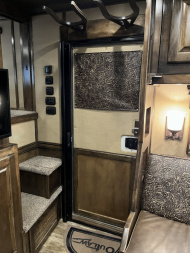 Used 2022 Cimarron 4 Horse Norstar Living Quarters Horse Trailer