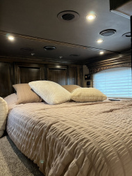 Used 2022 Cimarron 4 Horse Norstar Living Quarters Horse Trailer