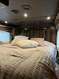 Used 2022 Cimarron 4 Horse Norstar Living Quarters Horse Trailer