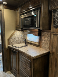 Used 2022 Cimarron 4 Horse Norstar Living Quarters Horse Trailer