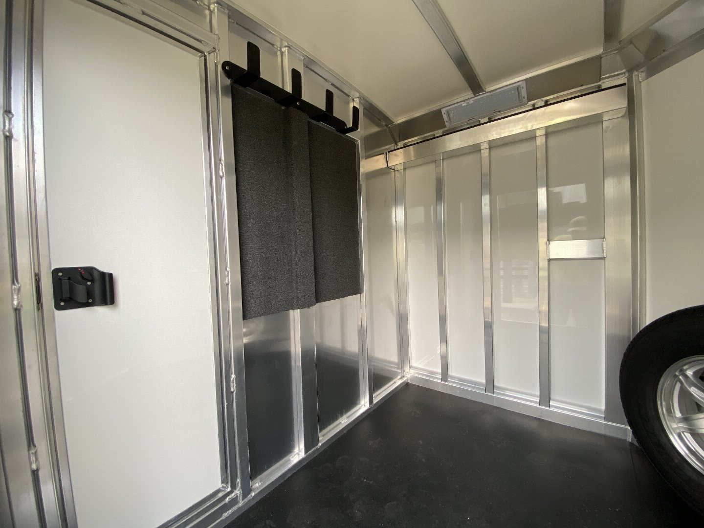 New 2025 Cimarron Showstar 6 Pen Bumper Pull