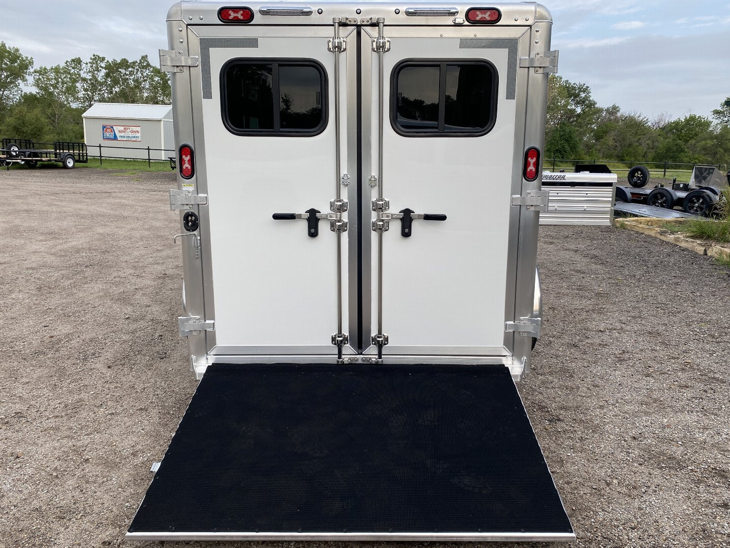 New 2025 Cimarron Showstar 6 Pen Bumper Pull