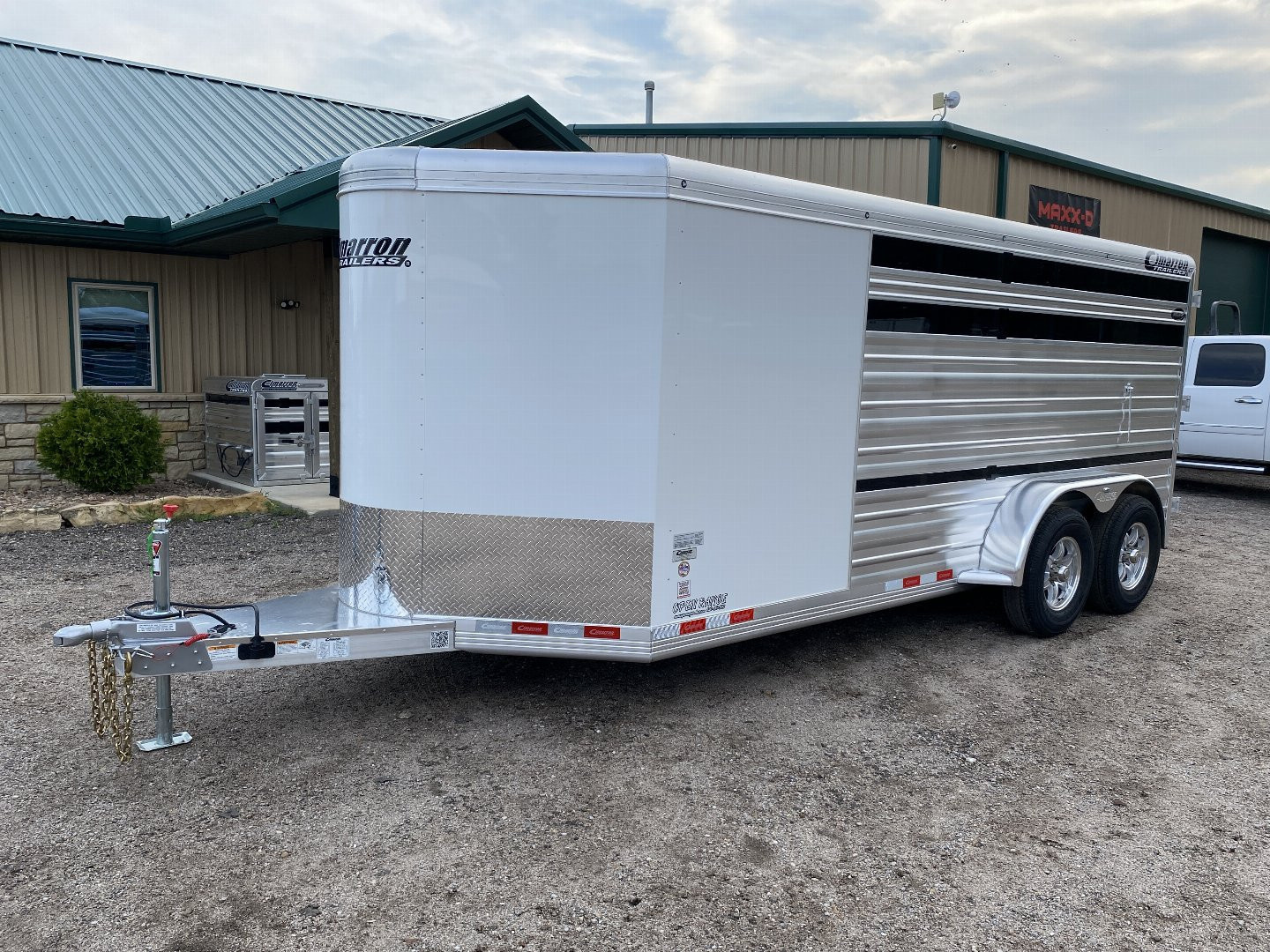 New 2025 Cimarron Showstar 6 Pen Bumper Pull