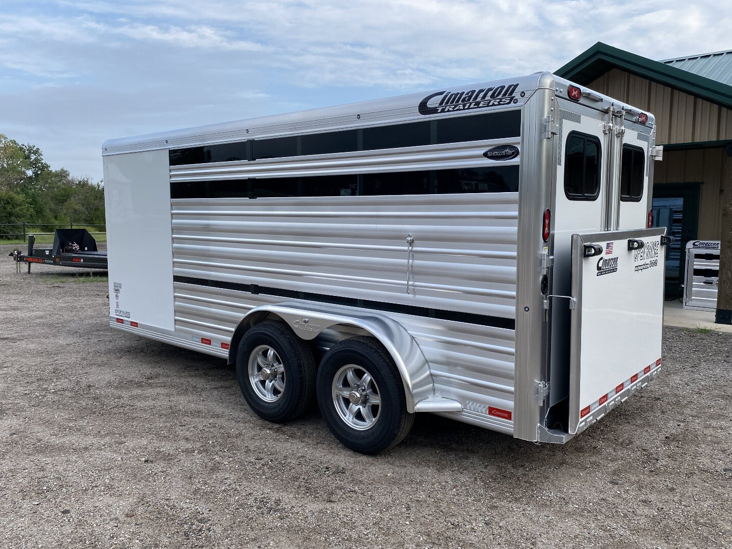 New 2025 Cimarron Showstar 6 Pen Bumper Pull