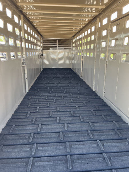 New 2024 Eagle-X Livestock Trailer 28'