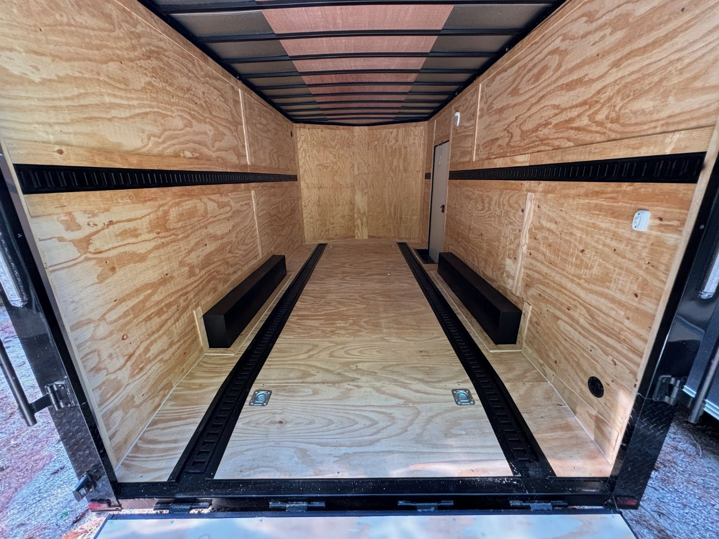 New 2025 SPARTAN 8.5X16 + 2ft V nose/ 7'6" Int Height/ E-track/ Blackout Package/ Polycore/7000gvw