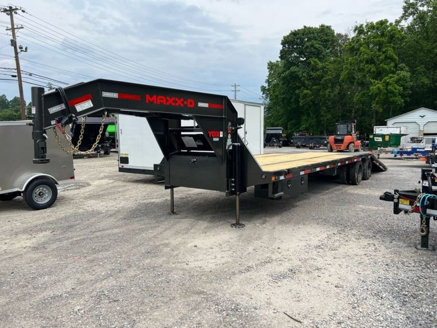 New 2025 MAXX-D YDB 34' HYD DOVE, HYD JACK Equipment Trailer