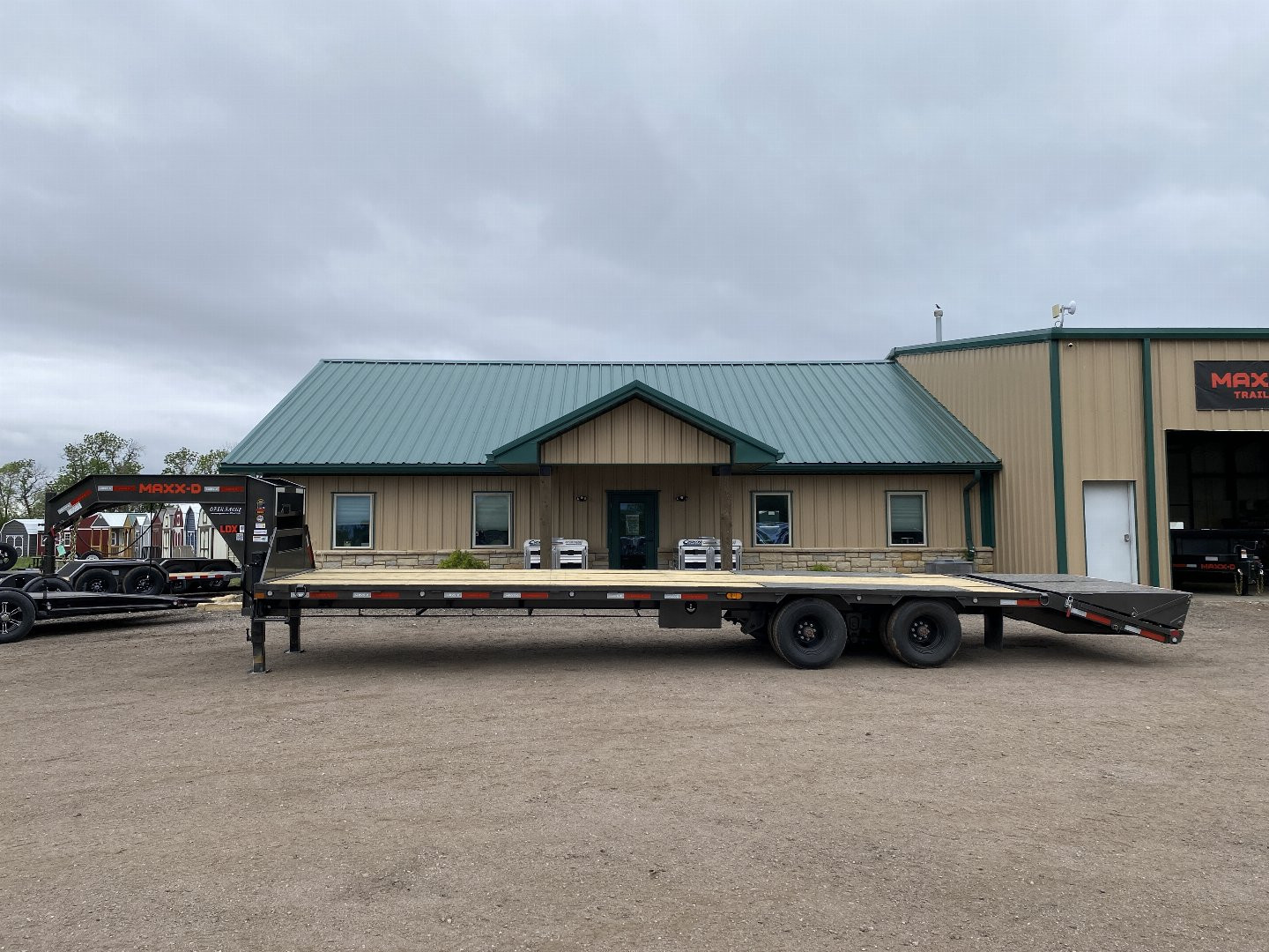 New 2024 MAXXD LDX Flatbed Trailer 102"x32'
