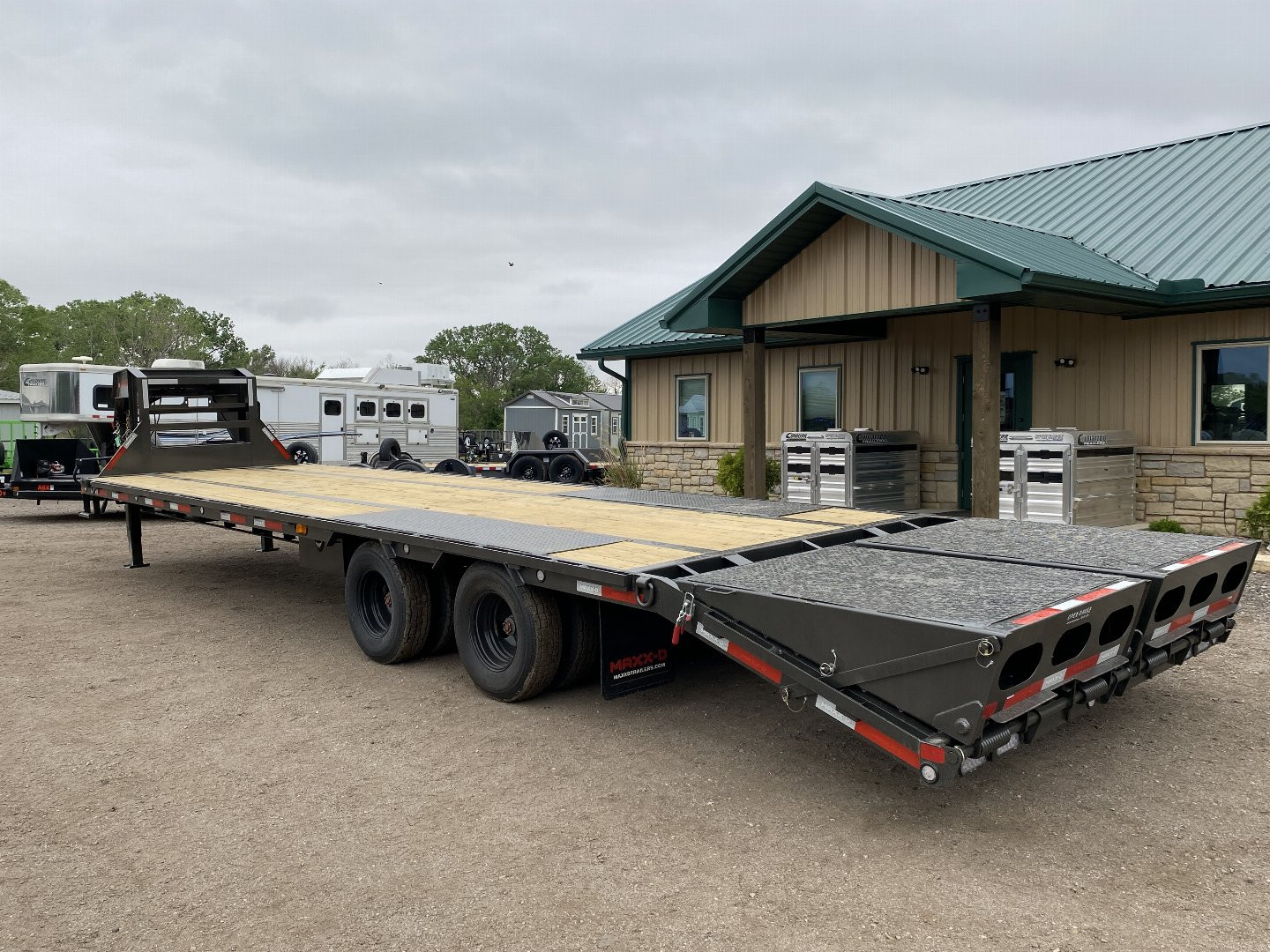 New 2024 MAXXD LDX Flatbed Trailer 102"x32'