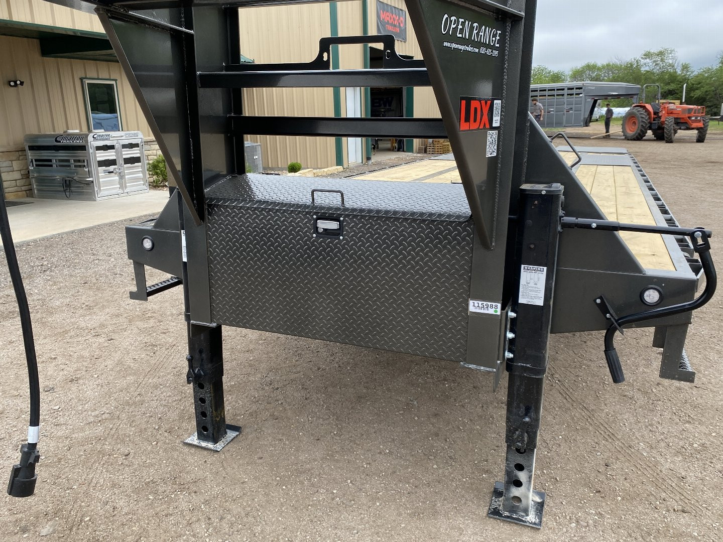 New 2024 MAXXD LDX Flatbed Trailer 102"x32'