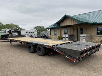 New 2024 MAXXD LDX Flatbed Trailer 102"x32'