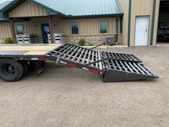 New 2024 MAXXD LDX Flatbed Trailer 102"x32'