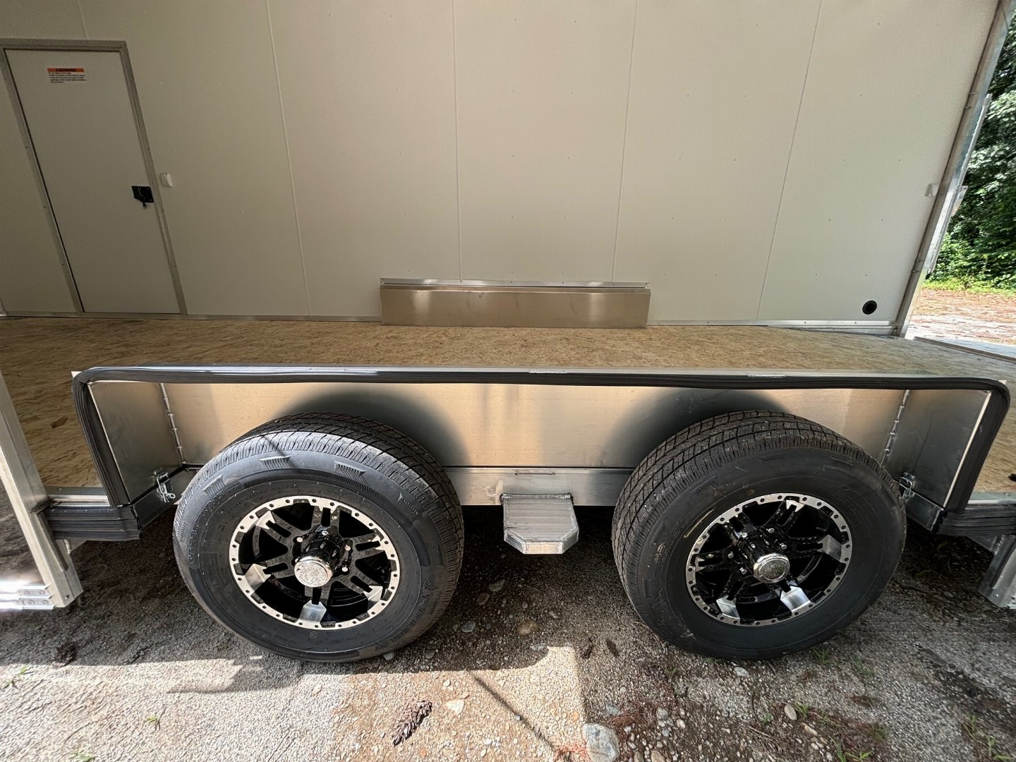 New 2025 HIGH COUNTRY 8.5X24 + 3ft V nose/ 7' interior height/ELITE ESCAPE-DOOR /full aluminum construction/ 9990gvw