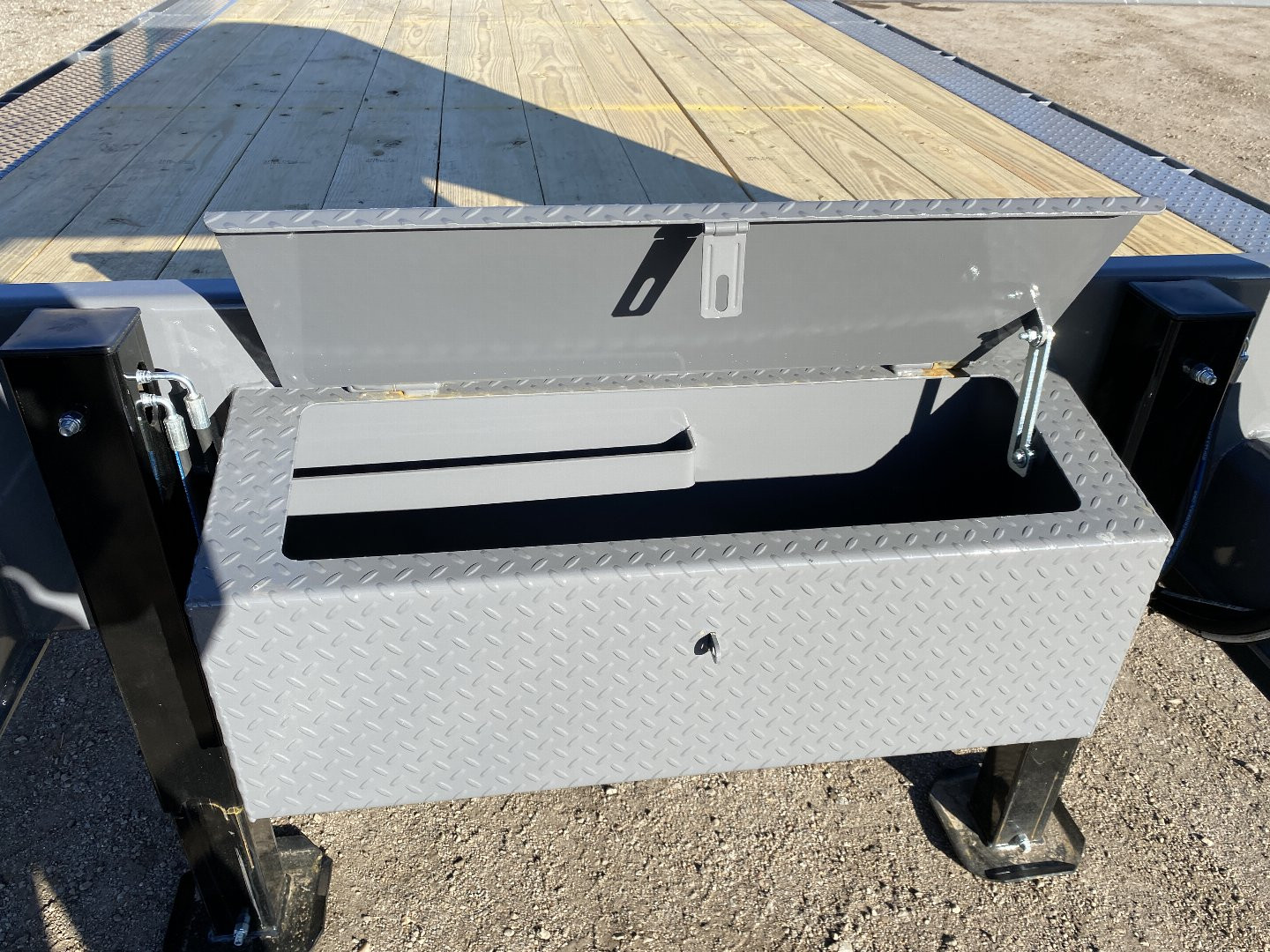 New 2024 Midsota STWB Equipment Trailer 7' Hydraulic Dovetail 26'