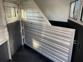 New 2024 Cimarron Trailers Norstar 4 Horse Trailer