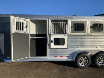New 2024 Cimarron Trailers Norstar 4 Horse Trailer