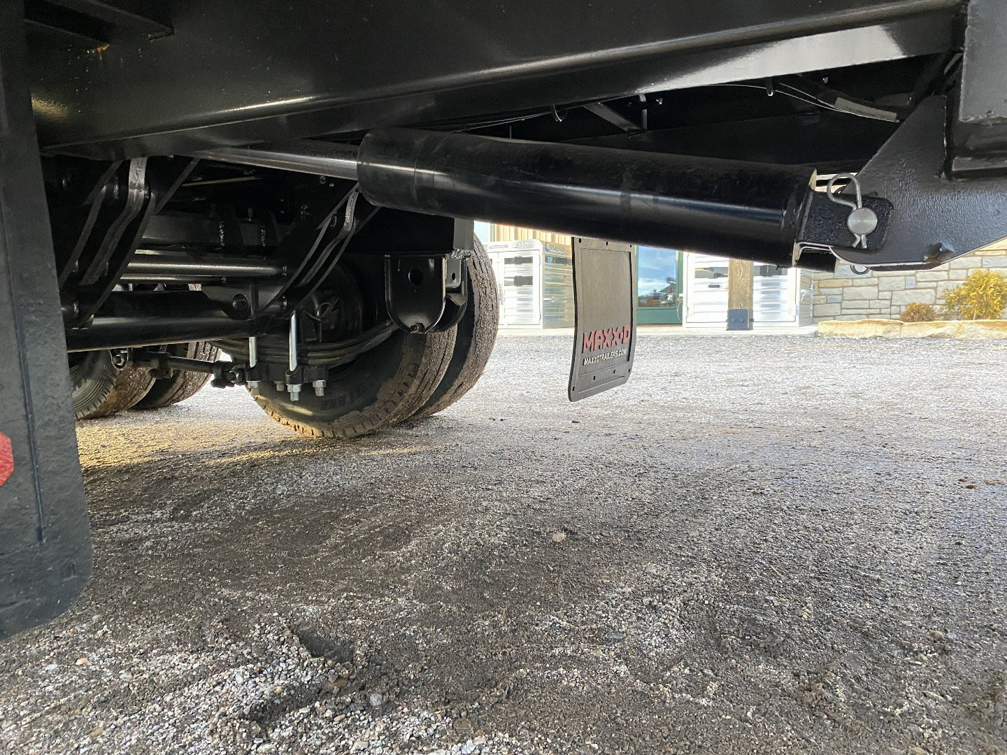 New 2024 MAXXD YDX Flatbed Trailer 36' Hyd. Dovetail