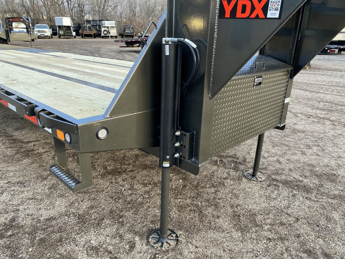 New 2024 MAXXD YDX Flatbed Trailer 36' Hyd. Dovetail