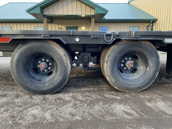 New 2024 MAXXD YDX Flatbed Trailer 36' Hyd. Dovetail