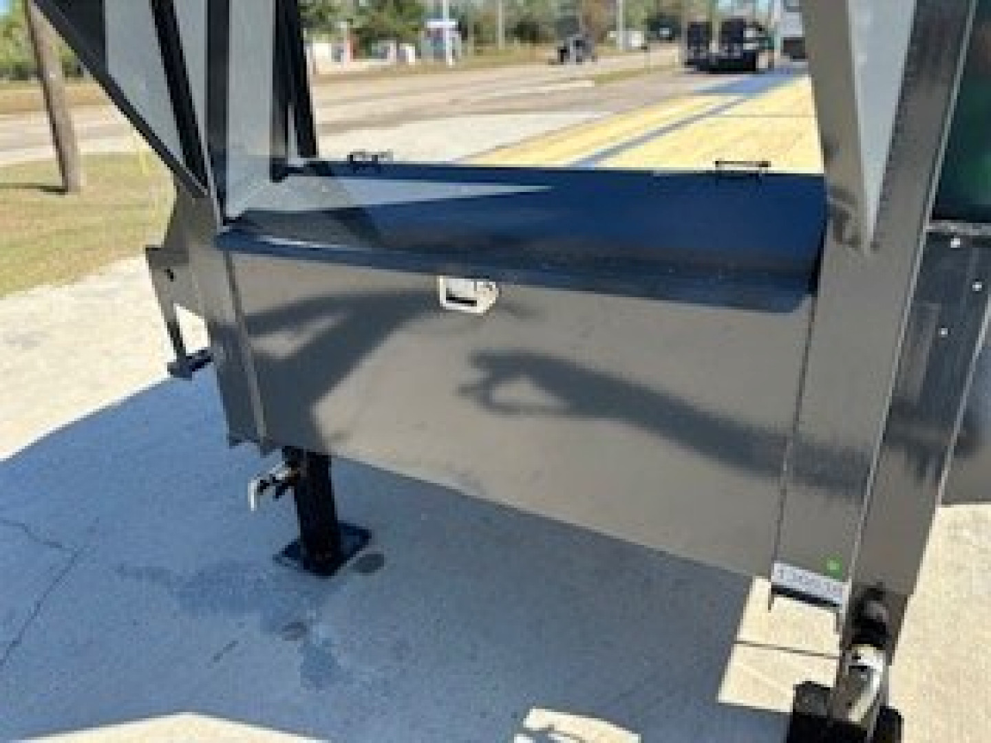 New 2025 Lamar Trailers 8.5x36 Gooseneck Deckover Equipment Trailer