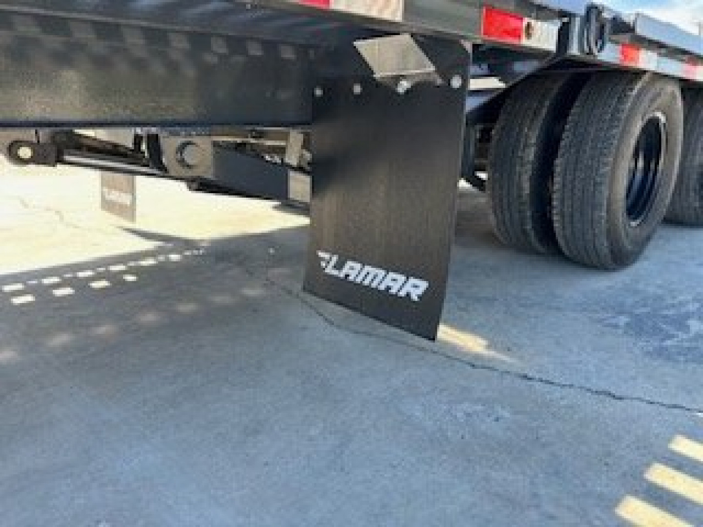 New 2025 Lamar Trailers 8.5x36 Gooseneck Deckover Equipment Trailer