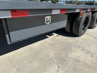 New 2025 Lamar Trailers 8.5x36 Gooseneck Deckover Equipment Trailer