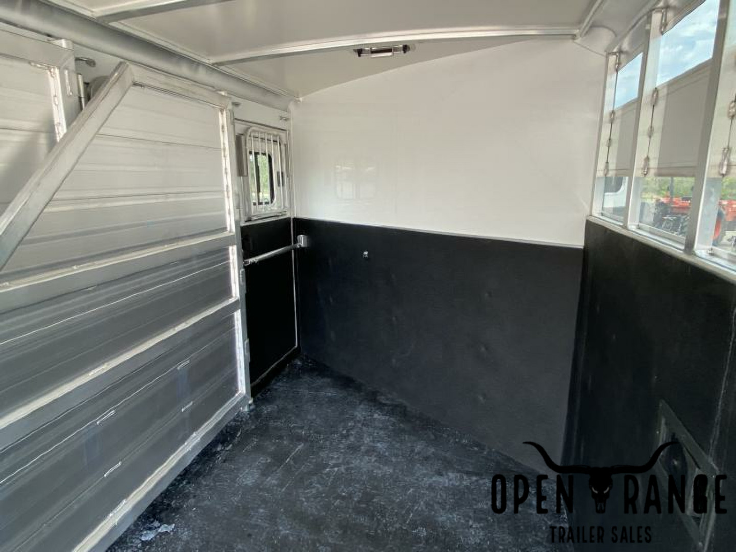 New 2024 CIMARRON TRAILERS  Norstar Horse Trailer