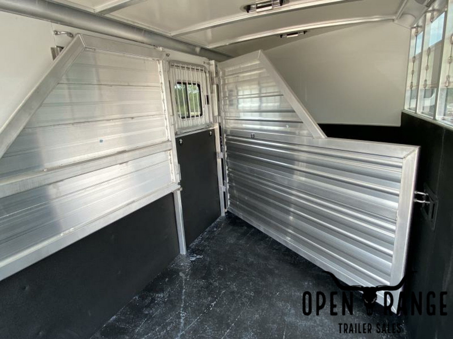 New 2024 CIMARRON TRAILERS  Norstar Horse Trailer