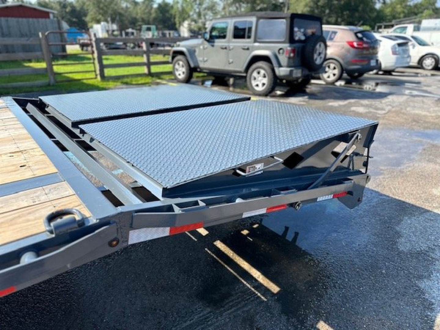 New 2025 Lamar Trailers 8.5x30 Gooseneck Trailer