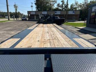 New 2025 Lamar Trailers 8.5x30 Gooseneck Trailer