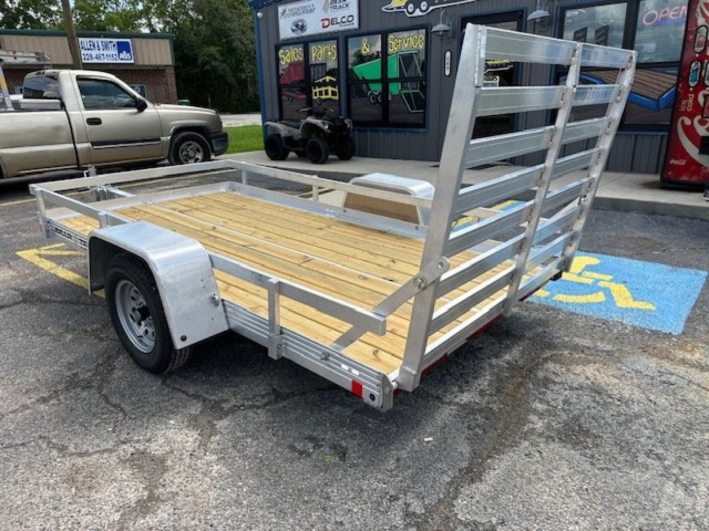 New 2025 BEAR TRACK 5.5x10SA Utility Trailer
