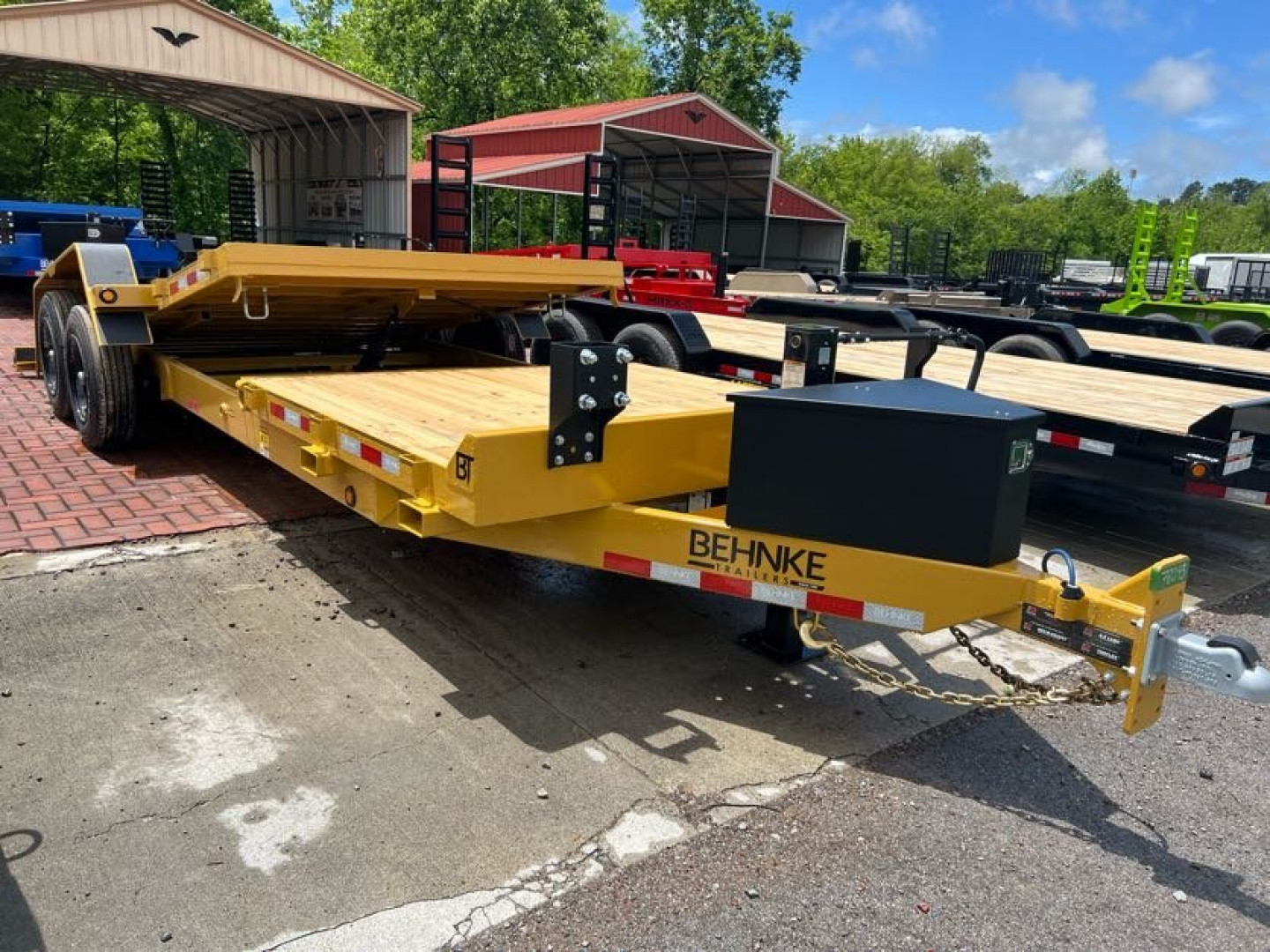 New 2025 Behnke TBCT 16K 22' Equipment Trailer