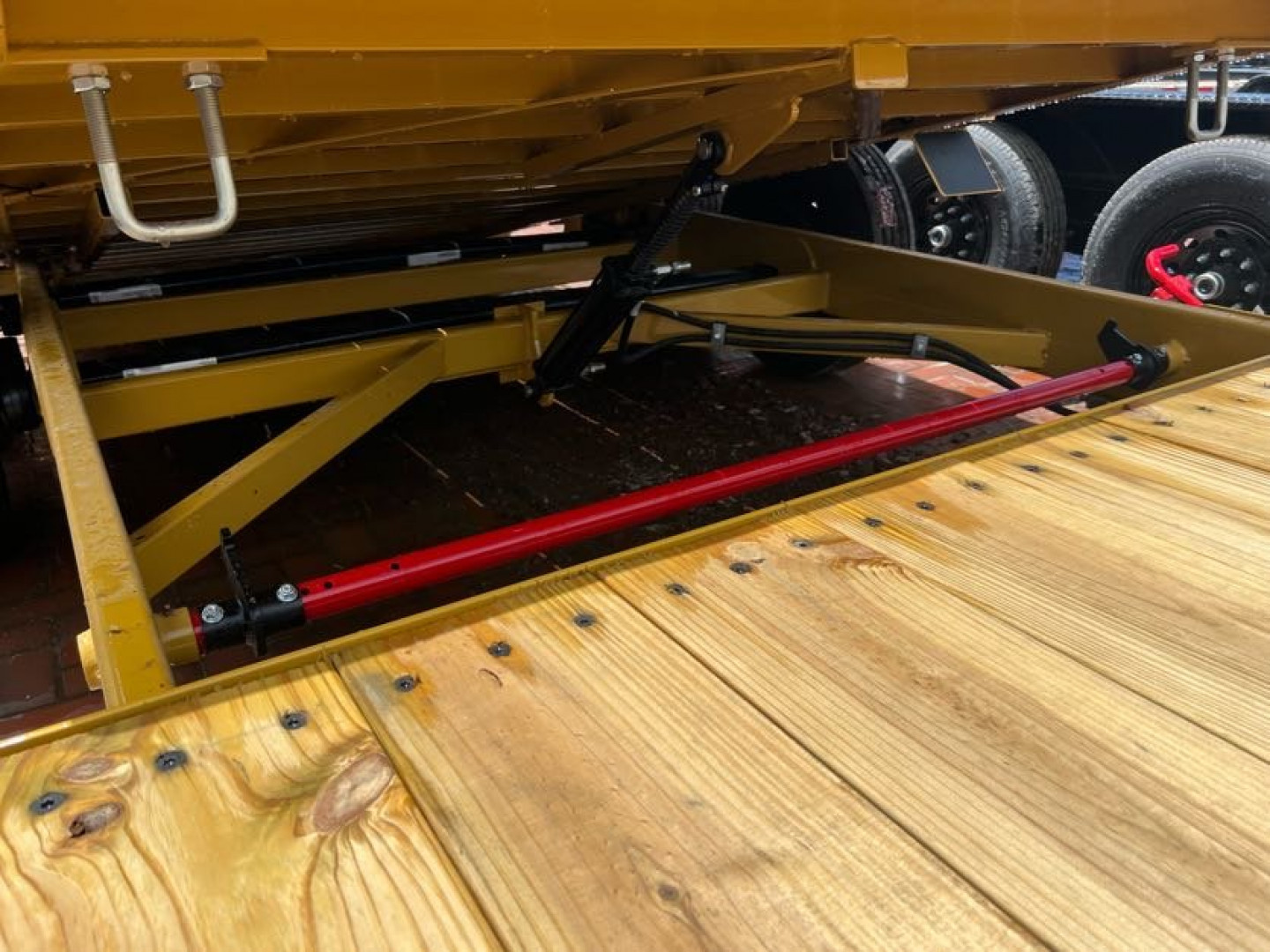 New 2025 Behnke TBCT 16K 22' Equipment Trailer