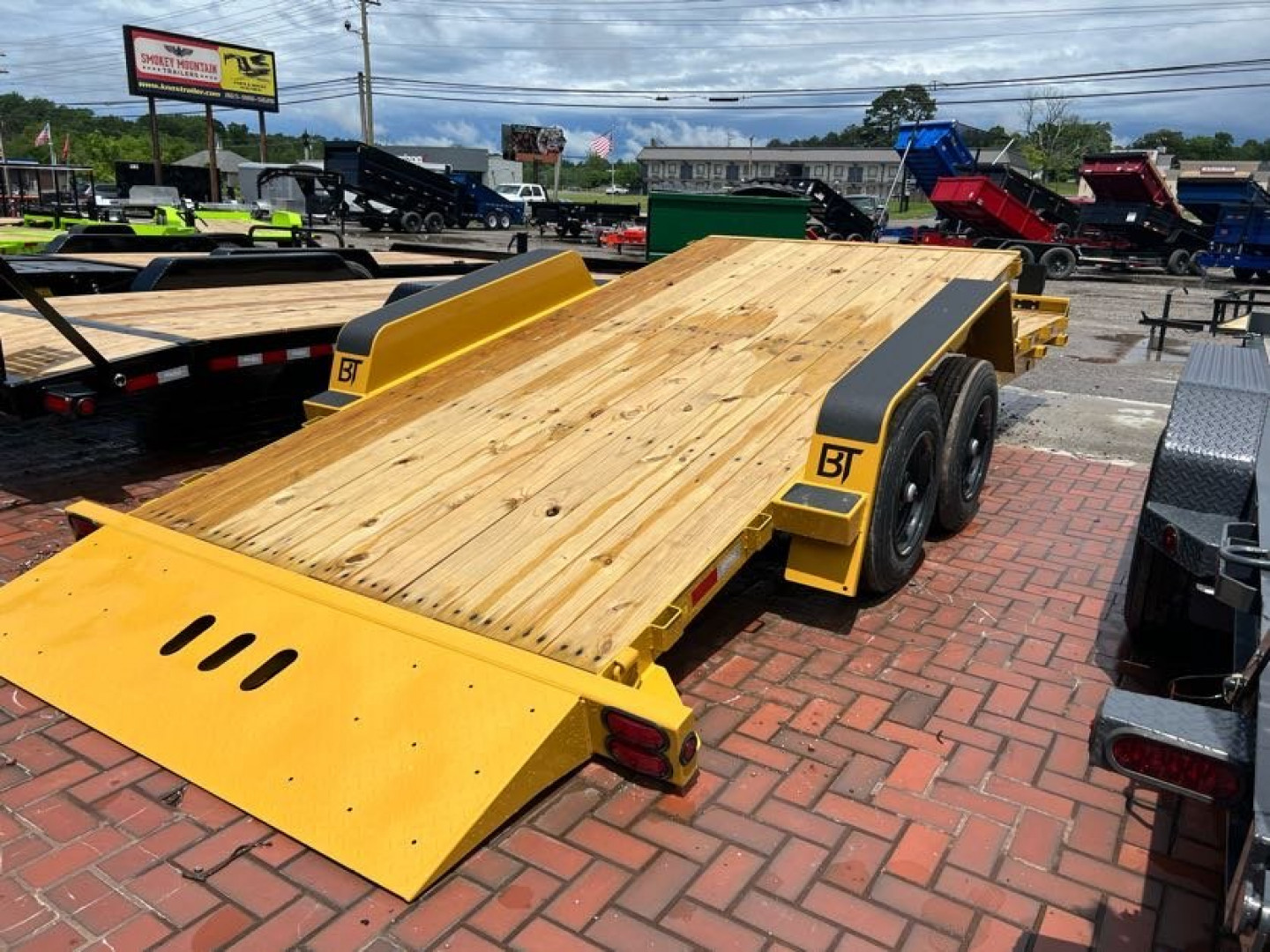 New 2025 Behnke TBCT 16K 22' Equipment Trailer