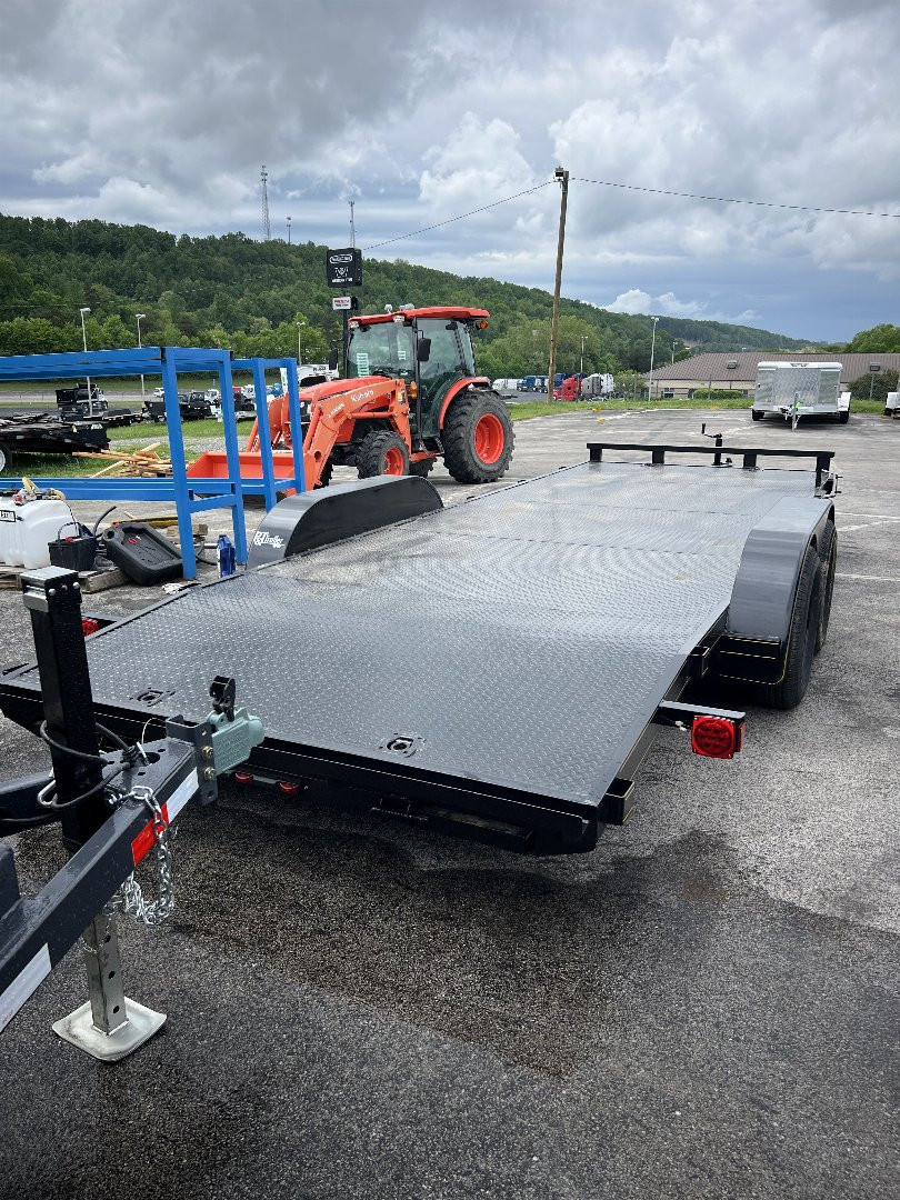 New 2025 P & T Trailers 82X20SSCH Car Hauler