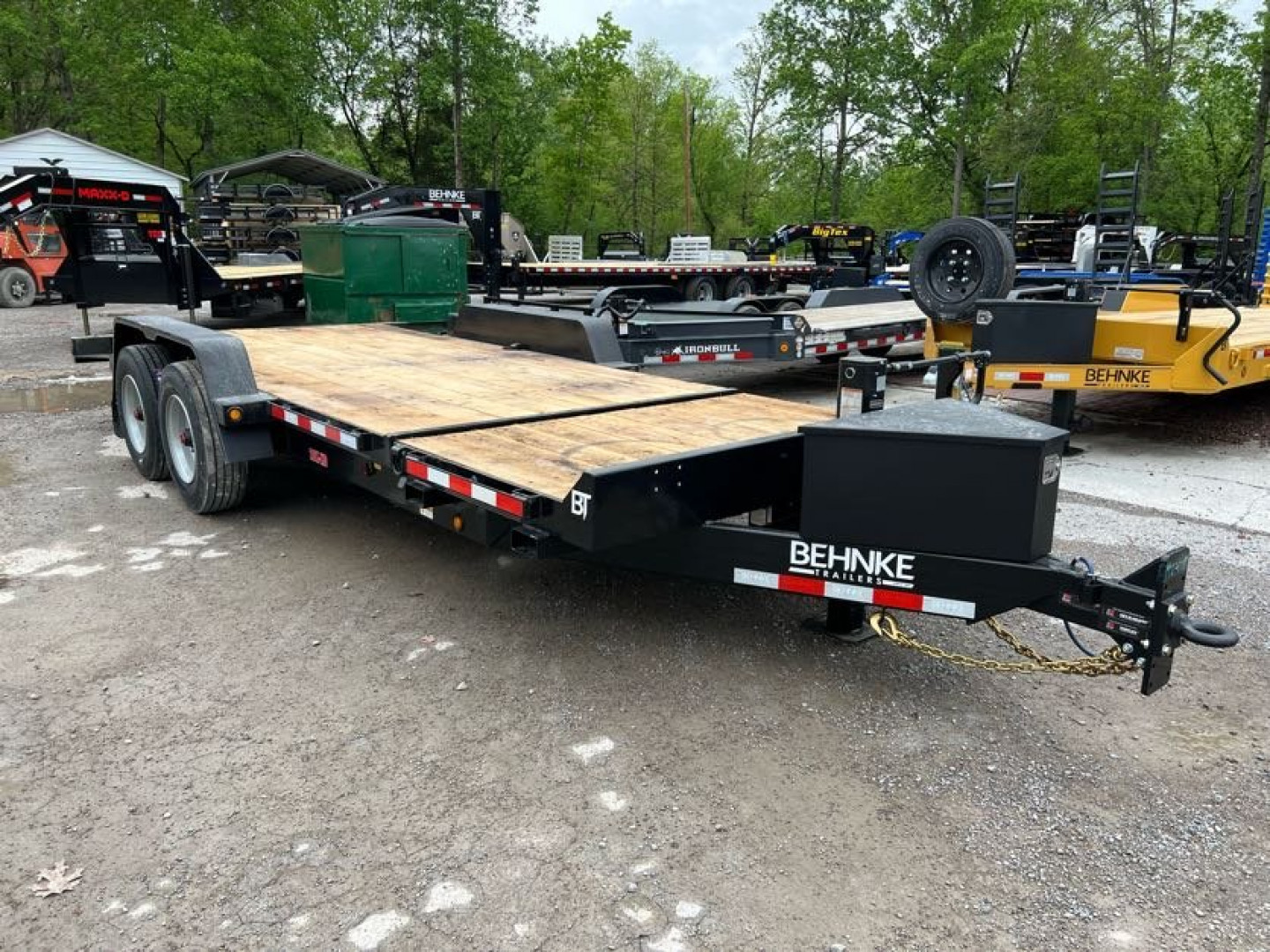 New 2025 Behnke TBCT 20K OAK RUB RAIL FLAPS Equipment Trailer