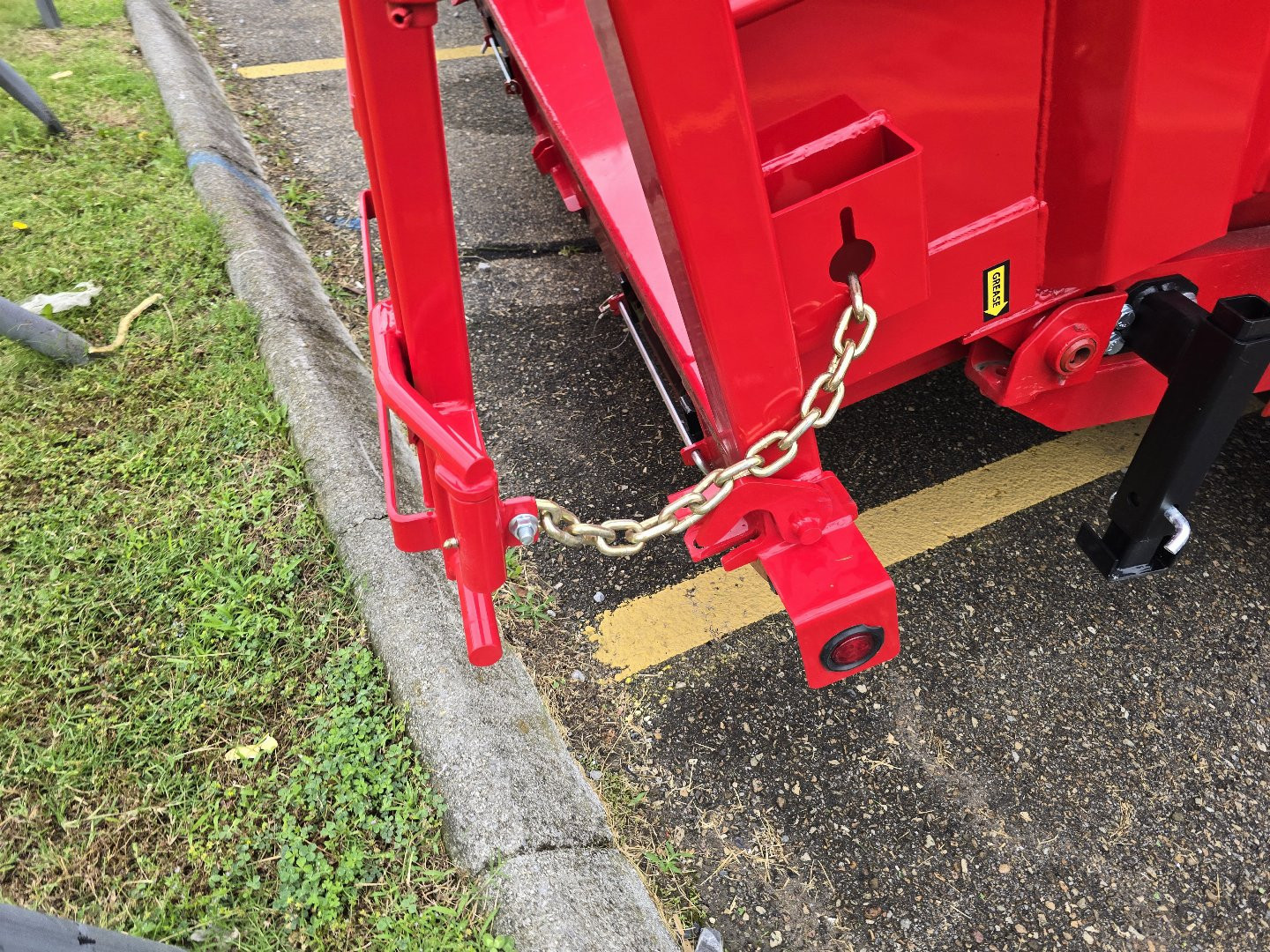 New 2025 Behnke LPD 83X16 TARP LEGS Dump Trailer