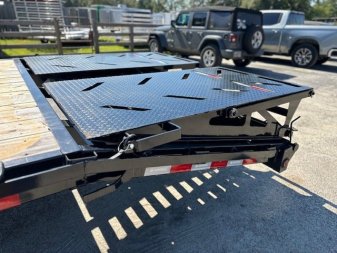 Used 2024 Norstar 8.5X30 Equipment Trailer