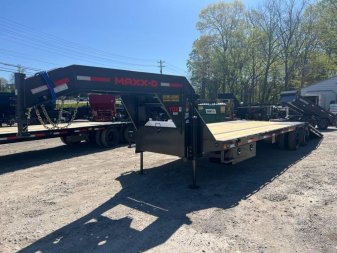 New 2025 MAXXD YDB 32' HYDROLIC DOVETAIL Equipment Trailer