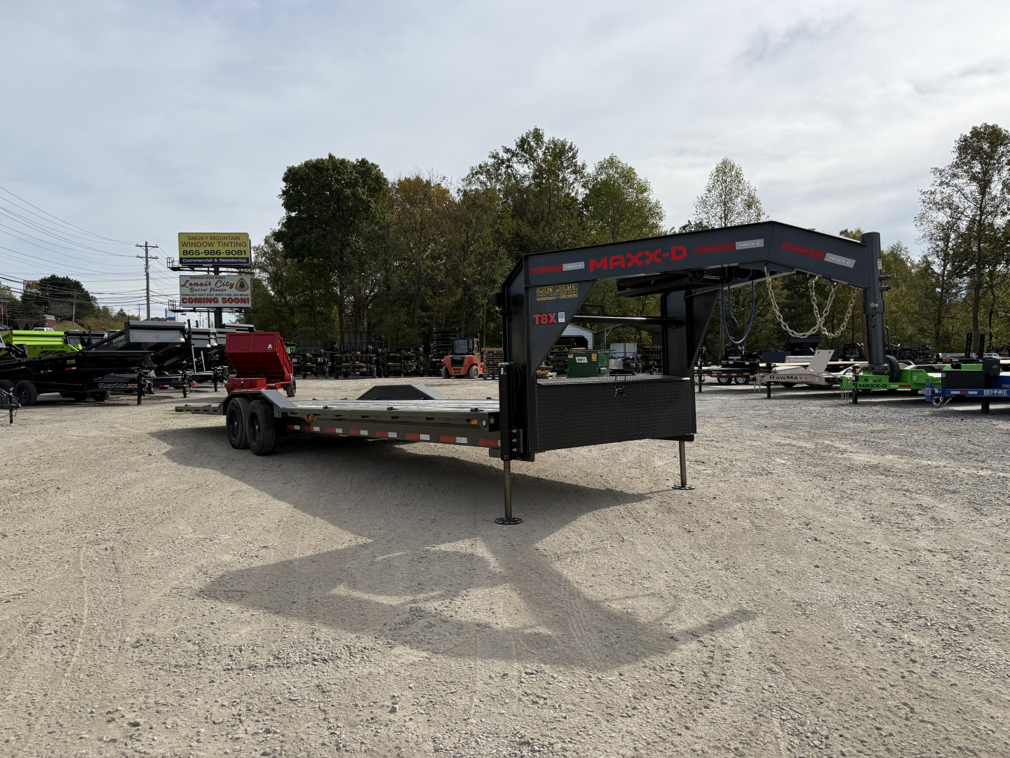 New 2025 MAXXD T8X GN 102X32 Equipment Trailer