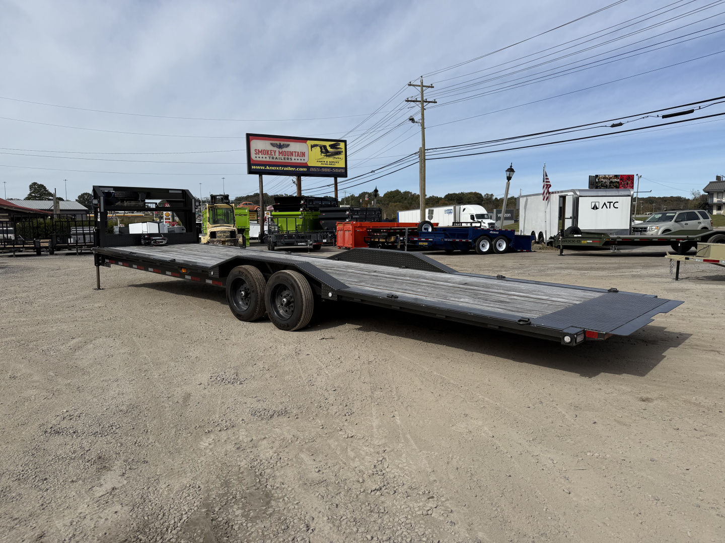 New 2025 MAXXD T8X GN 102X32 Equipment Trailer