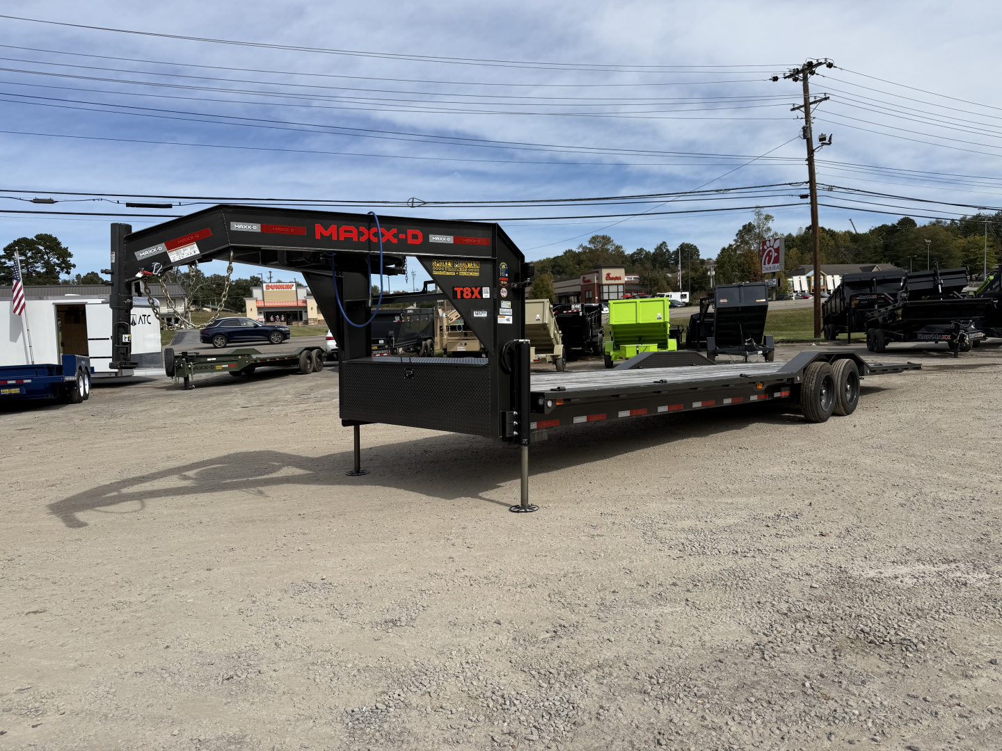 New 2025 MAXXD T8X GN 102X32 Equipment Trailer