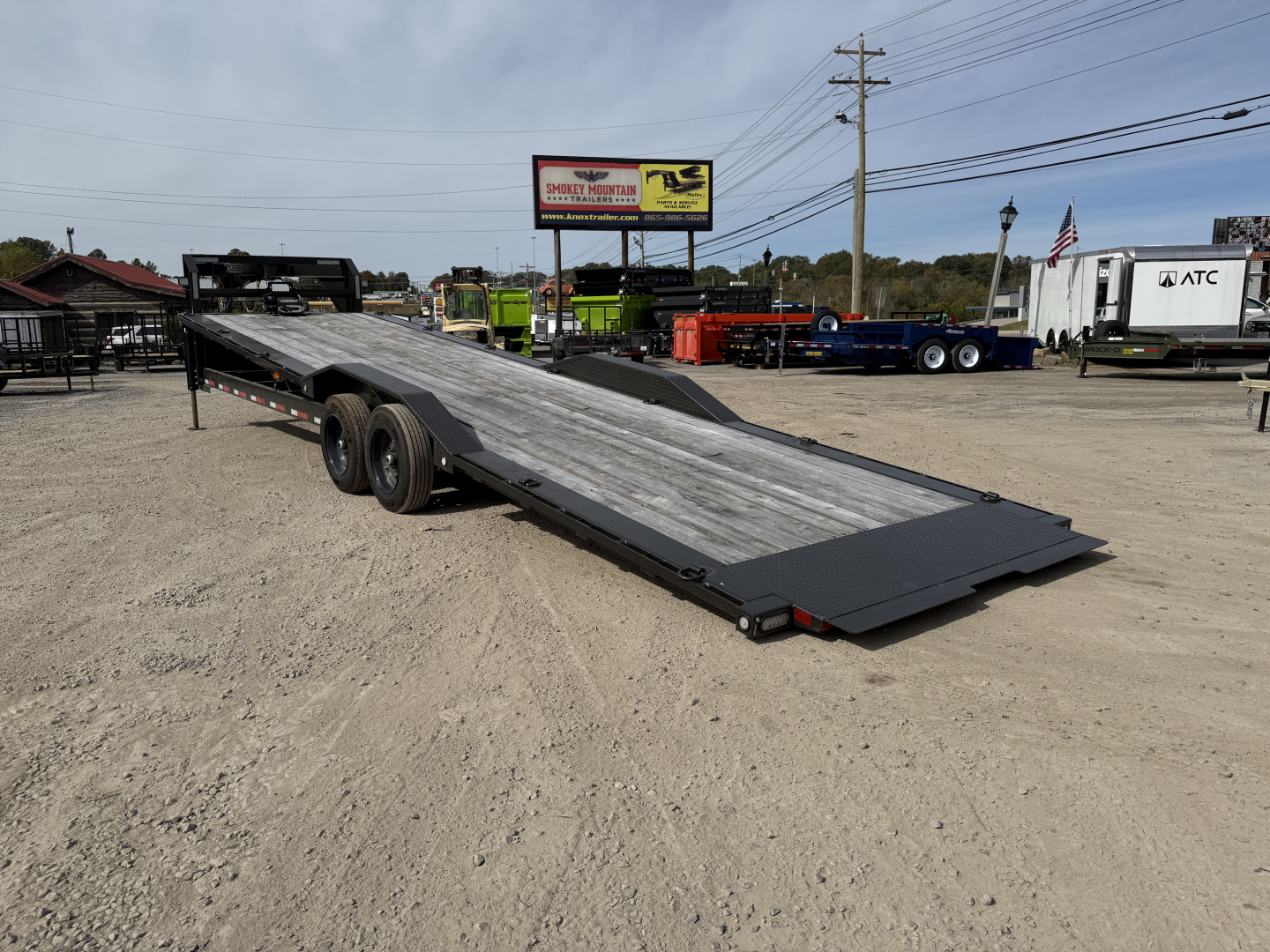 New 2025 MAXXD T8X GN 102X32 Equipment Trailer