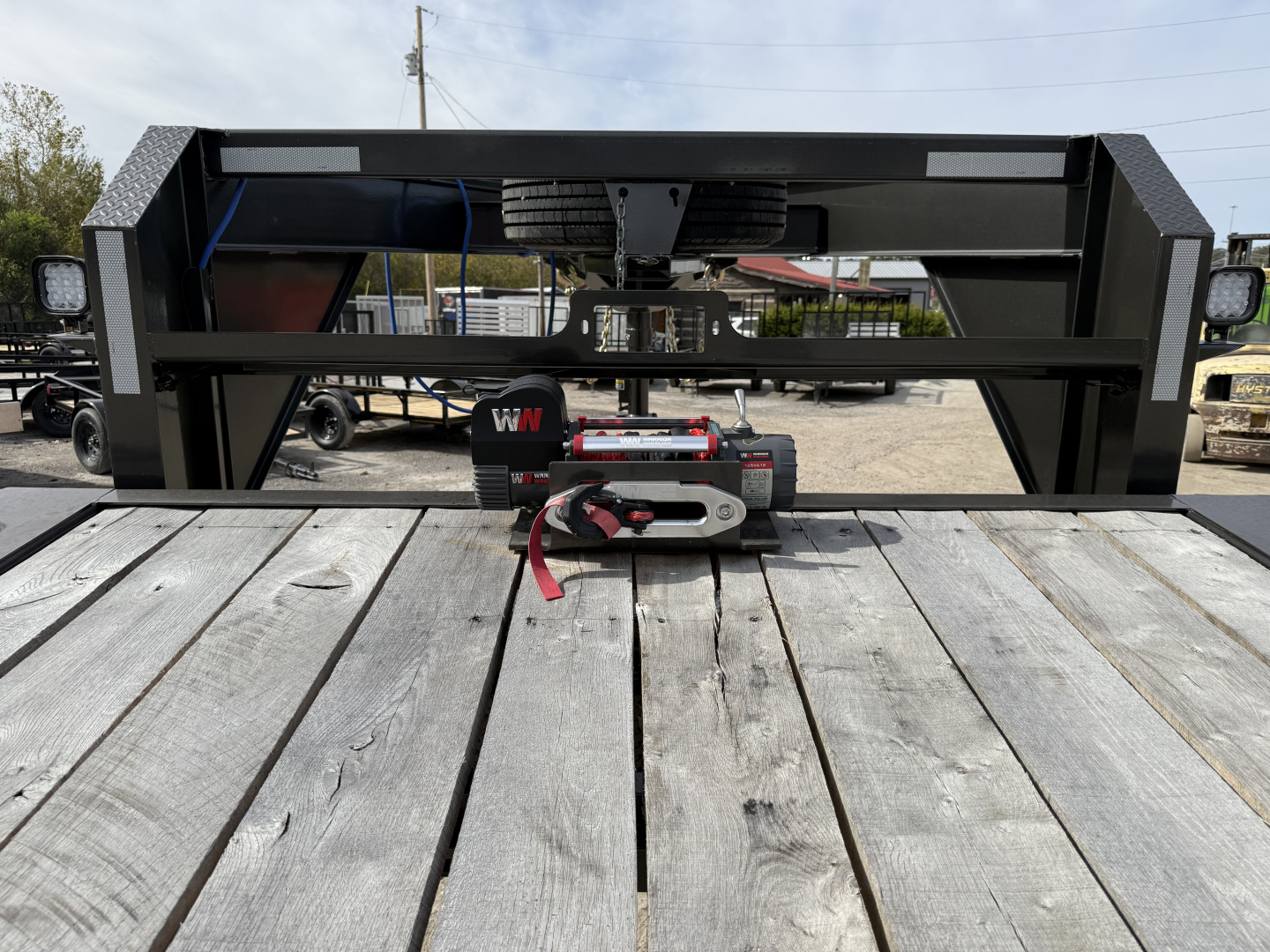 New 2025 MAXXD T8X GN 102X32 Equipment Trailer