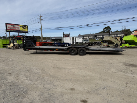 New 2025 MAXXD T8X GN 102X32 Equipment Trailer